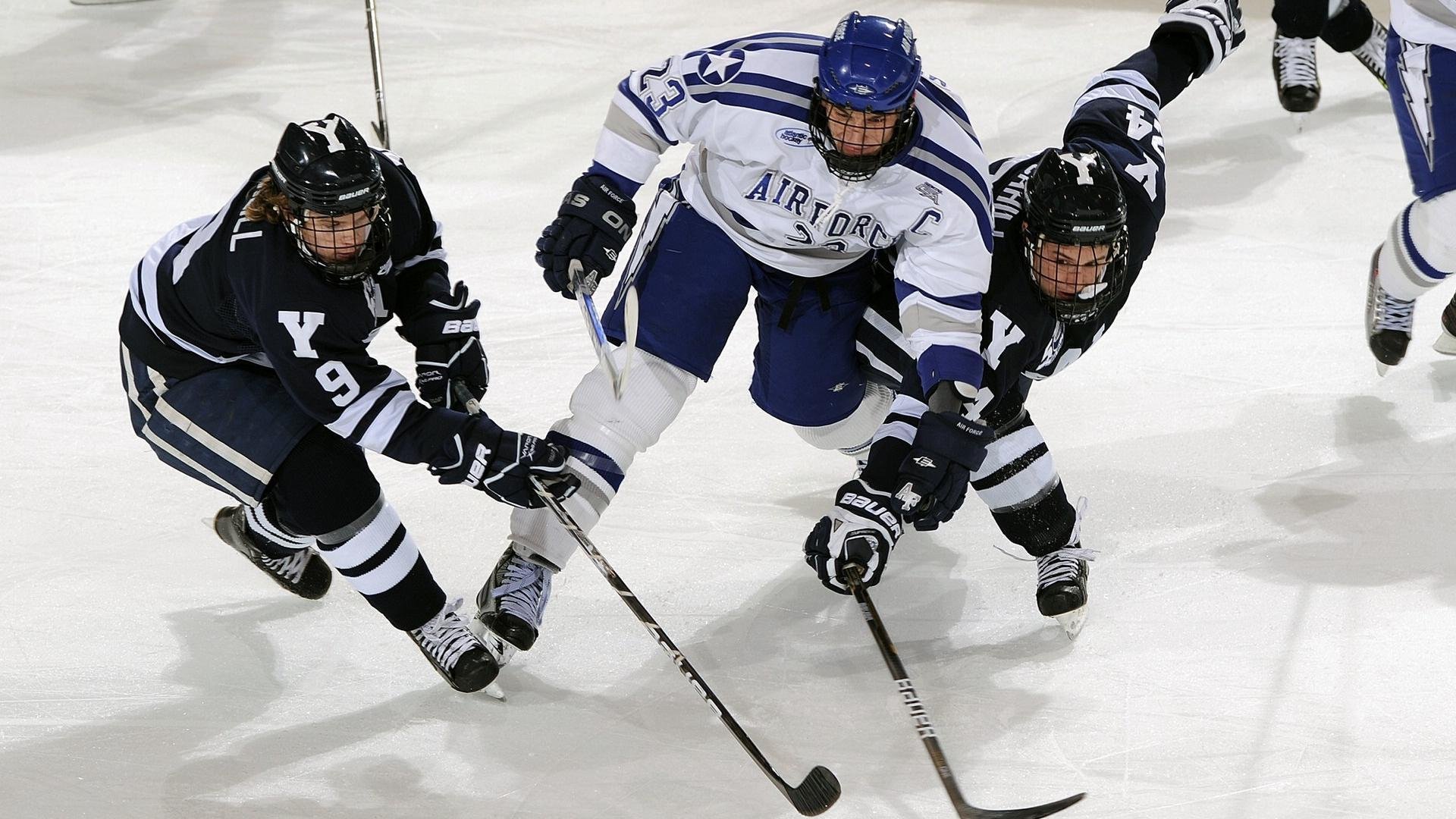 “战术点评：不同球队的核心战术对比”，球场战术核心